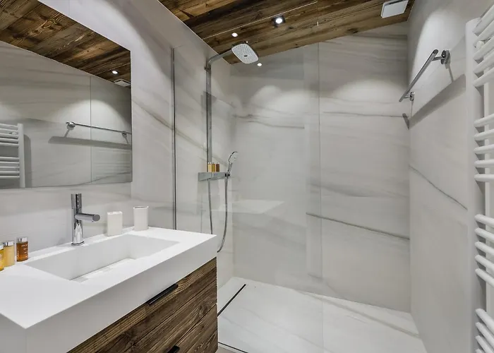 Bel Renove A Courchevel, Aux Pieds, Place De Parking Pour 6 Personnes - Fr-1-564-19 *